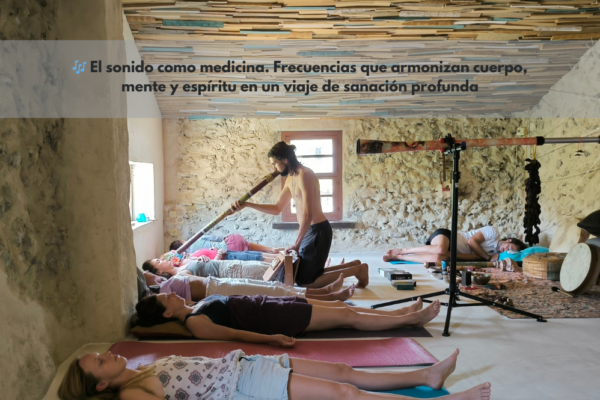 Sala Samsara preparada para terapias de sonido, sesiones de sanación holística y vibraciones que equilibran el cuerpo y la energía.